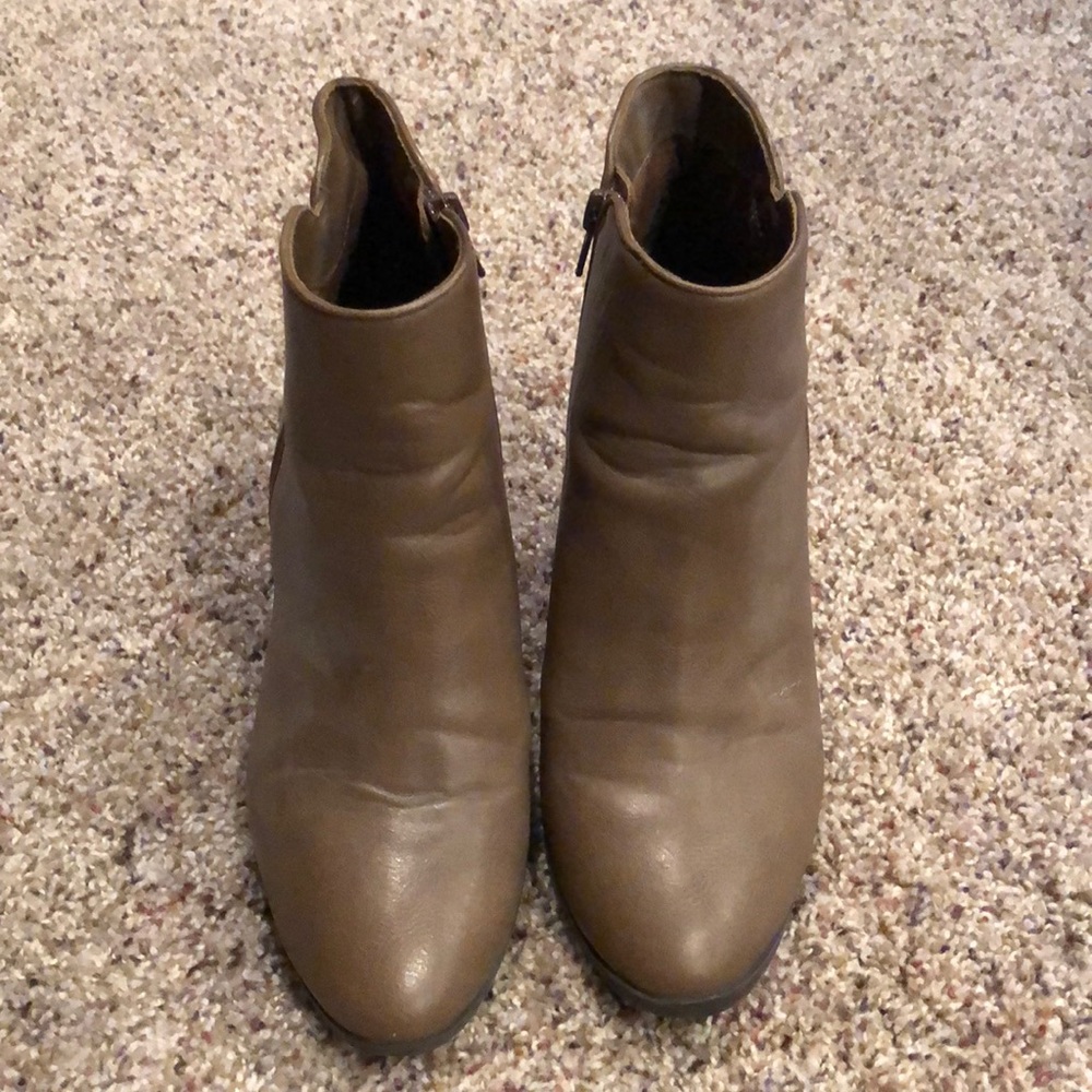 Jessica Simpson heeled boots